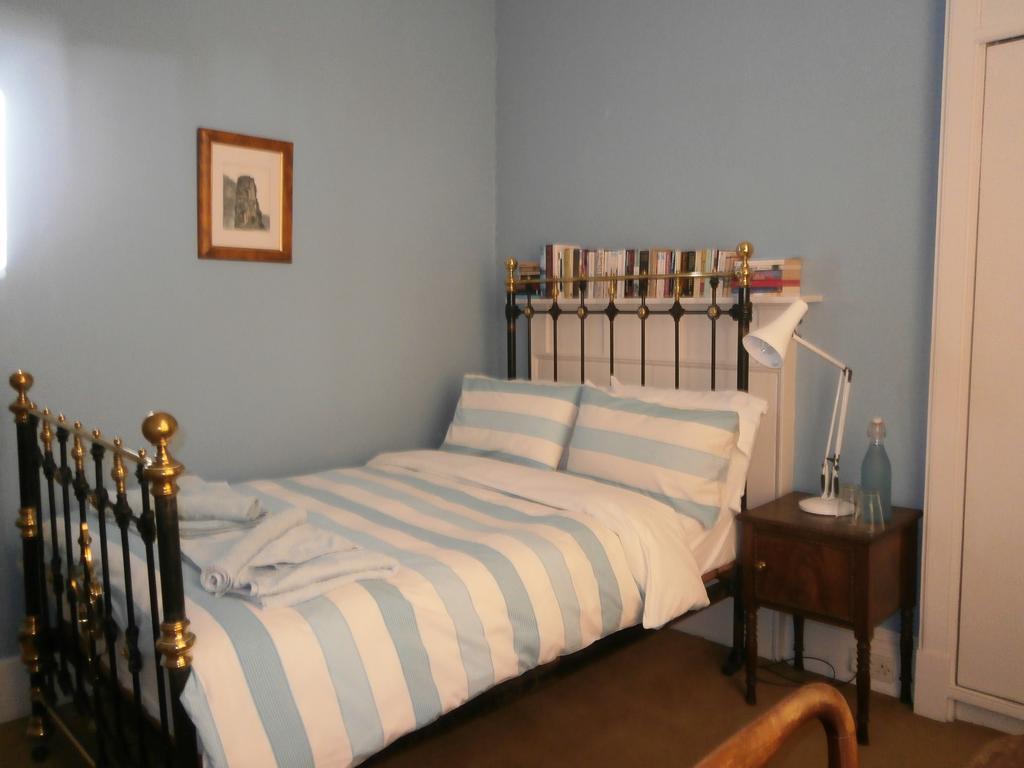 Winter Cherry Bed & Breakfast Edimburgo Quarto foto