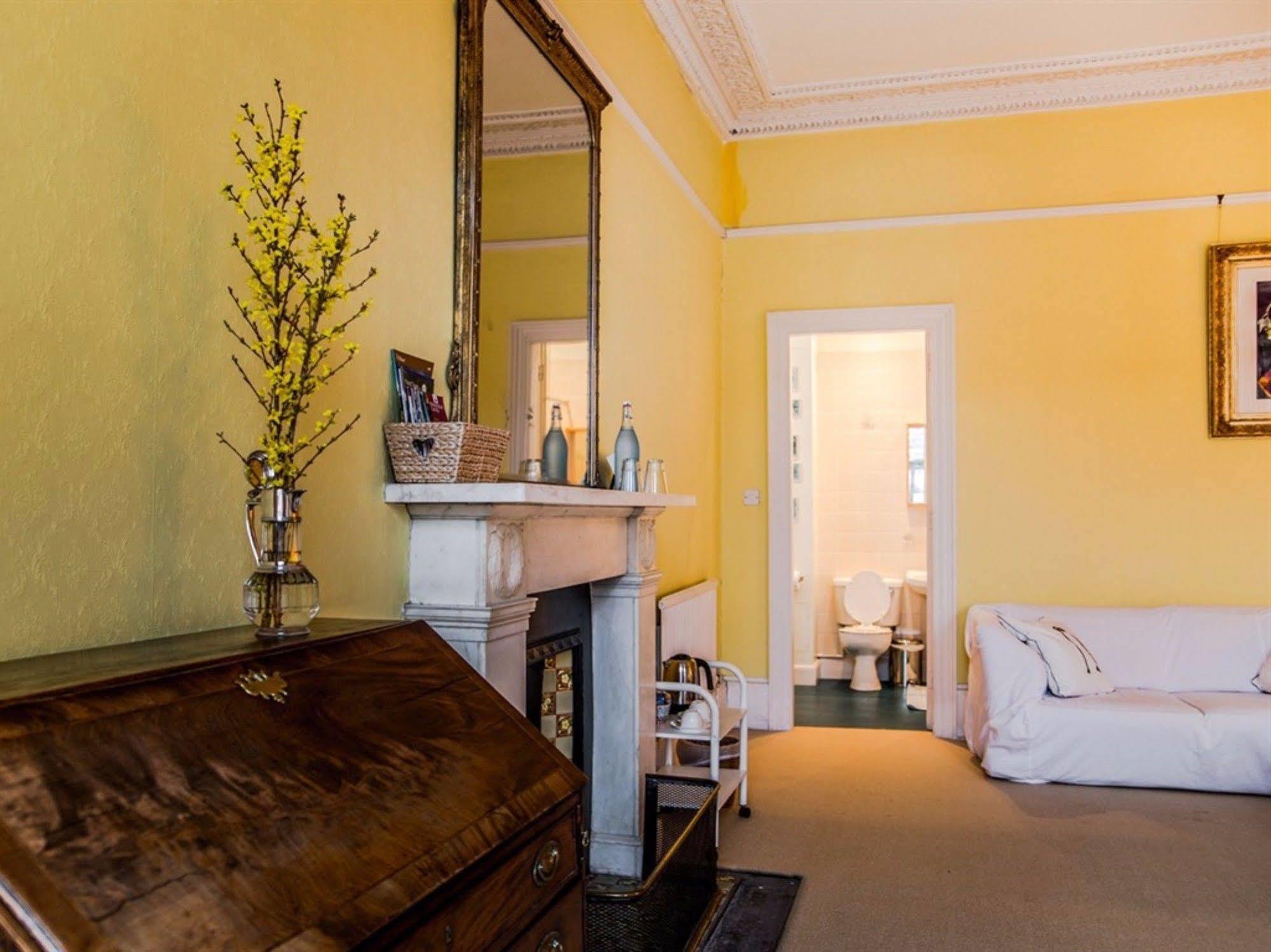 Winter Cherry Bed & Breakfast Edimburgo Exterior foto